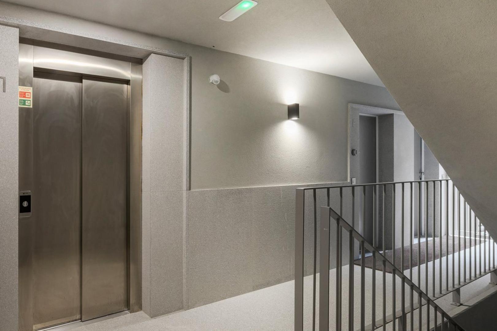 GuestReady - Trendy getaway in the heart of Porto view 2