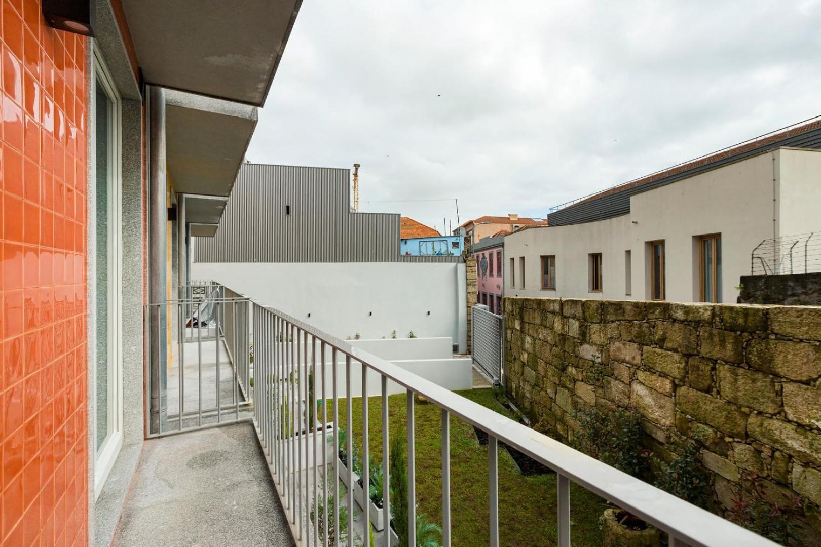 GuestReady - Trendy getaway in the heart of Porto view 3