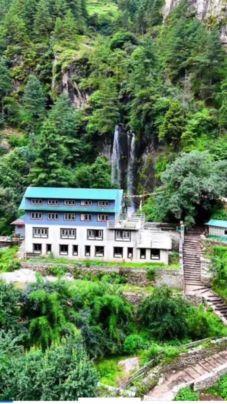 Hotel Waterfall