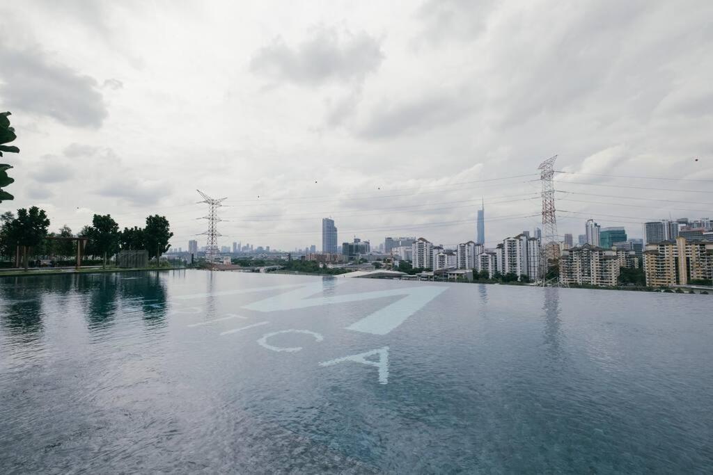 Pure White Home 8pax M Vertica MRT Infinity Pool