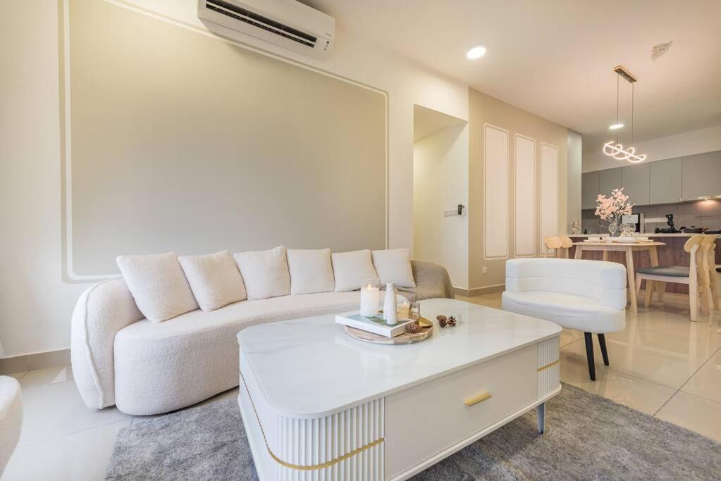 Pure White Home 8pax M Vertica MRT Infinity Pool