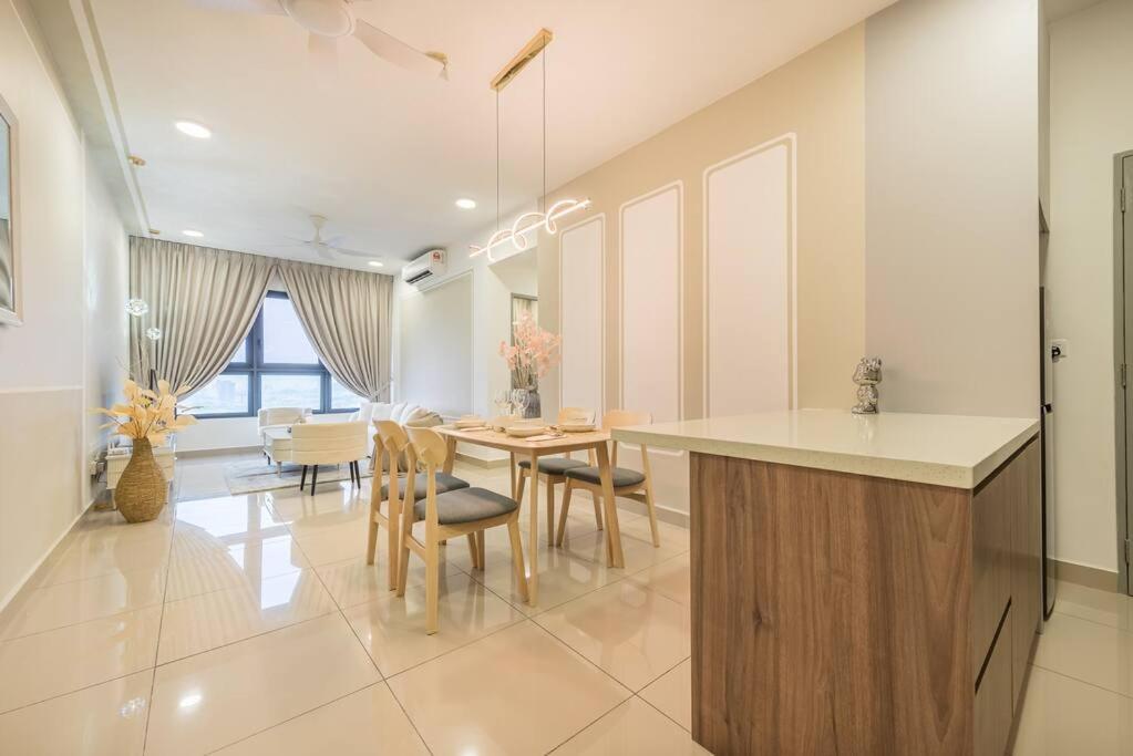 Pure White Home 8pax M Vertica MRT Infinity Pool