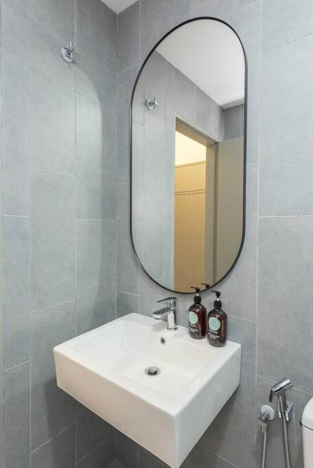 Pure White Home 8pax M Vertica MRT Infinity Pool