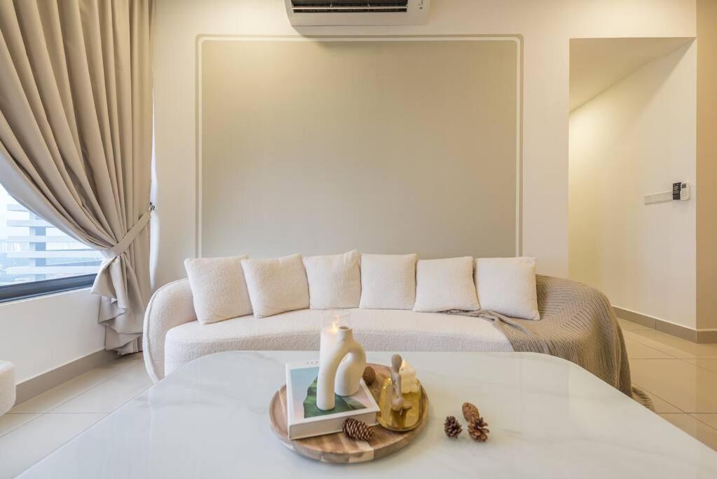 Pure White Home 8pax M Vertica MRT Infinity Pool