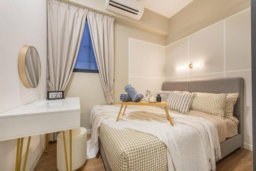 Pure White Home 8pax M Vertica MRT Infinity Pool