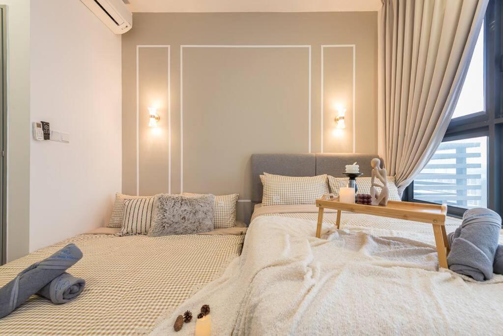 Pure White Home 8pax M Vertica MRT Infinity Pool