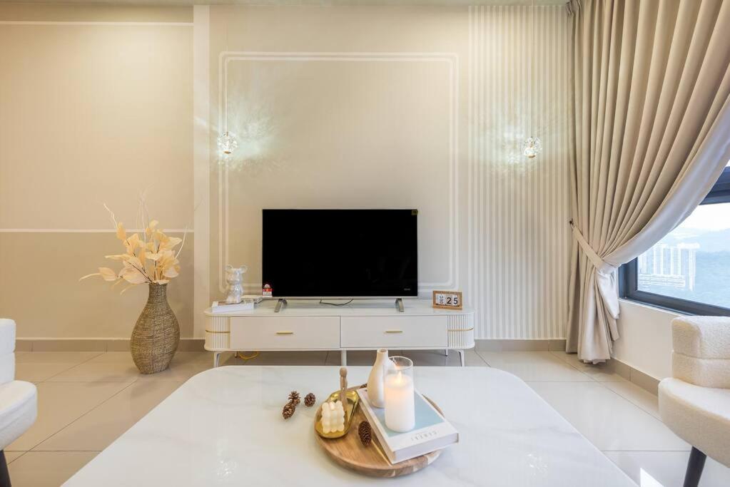 Pure White Home 8pax M Vertica MRT Infinity Pool