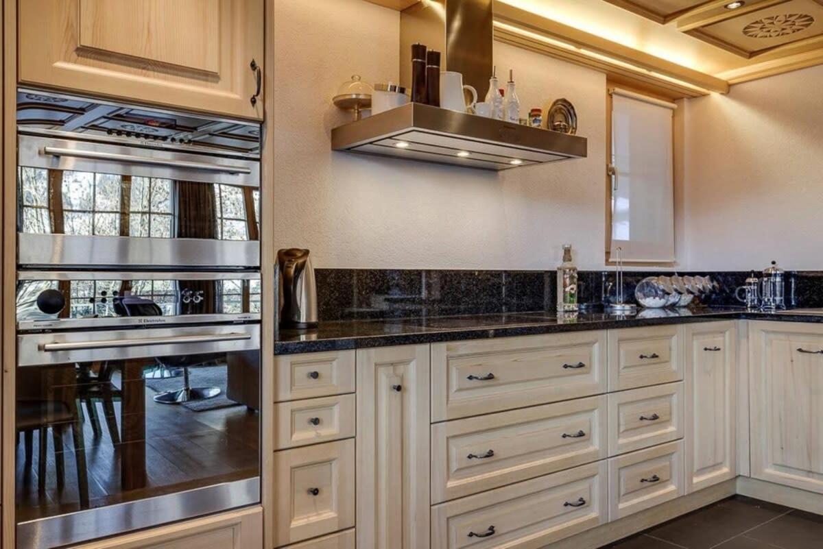 Luxurious Flat with Jacuzzi Sauna