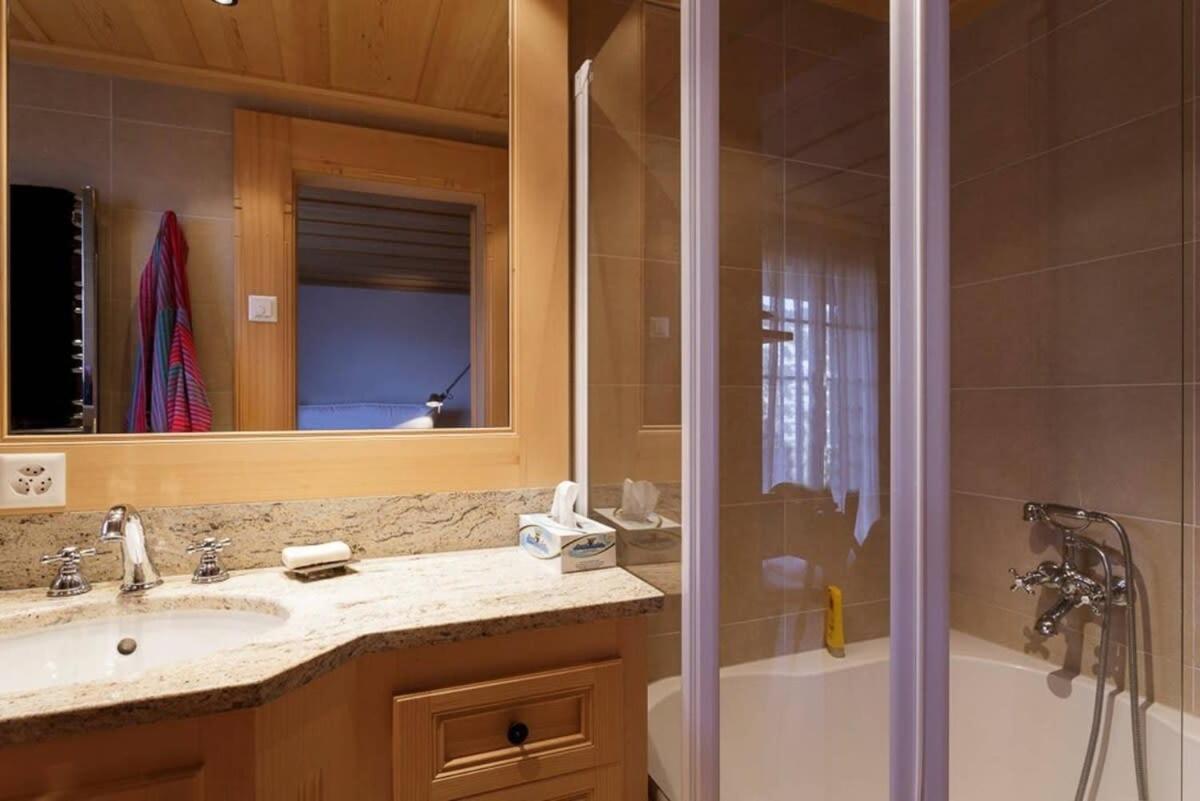 Luxurious Flat with Jacuzzi Sauna