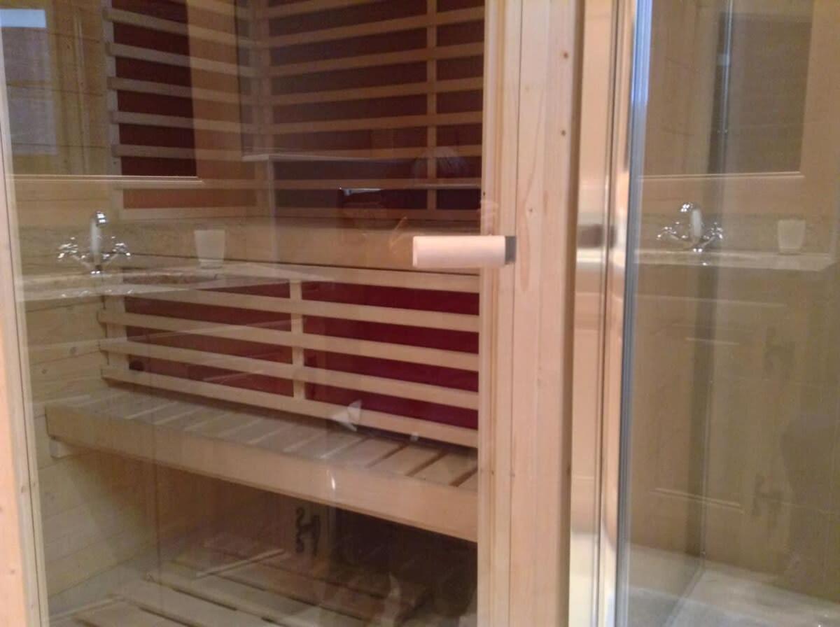 Luxurious Flat with Jacuzzi Sauna