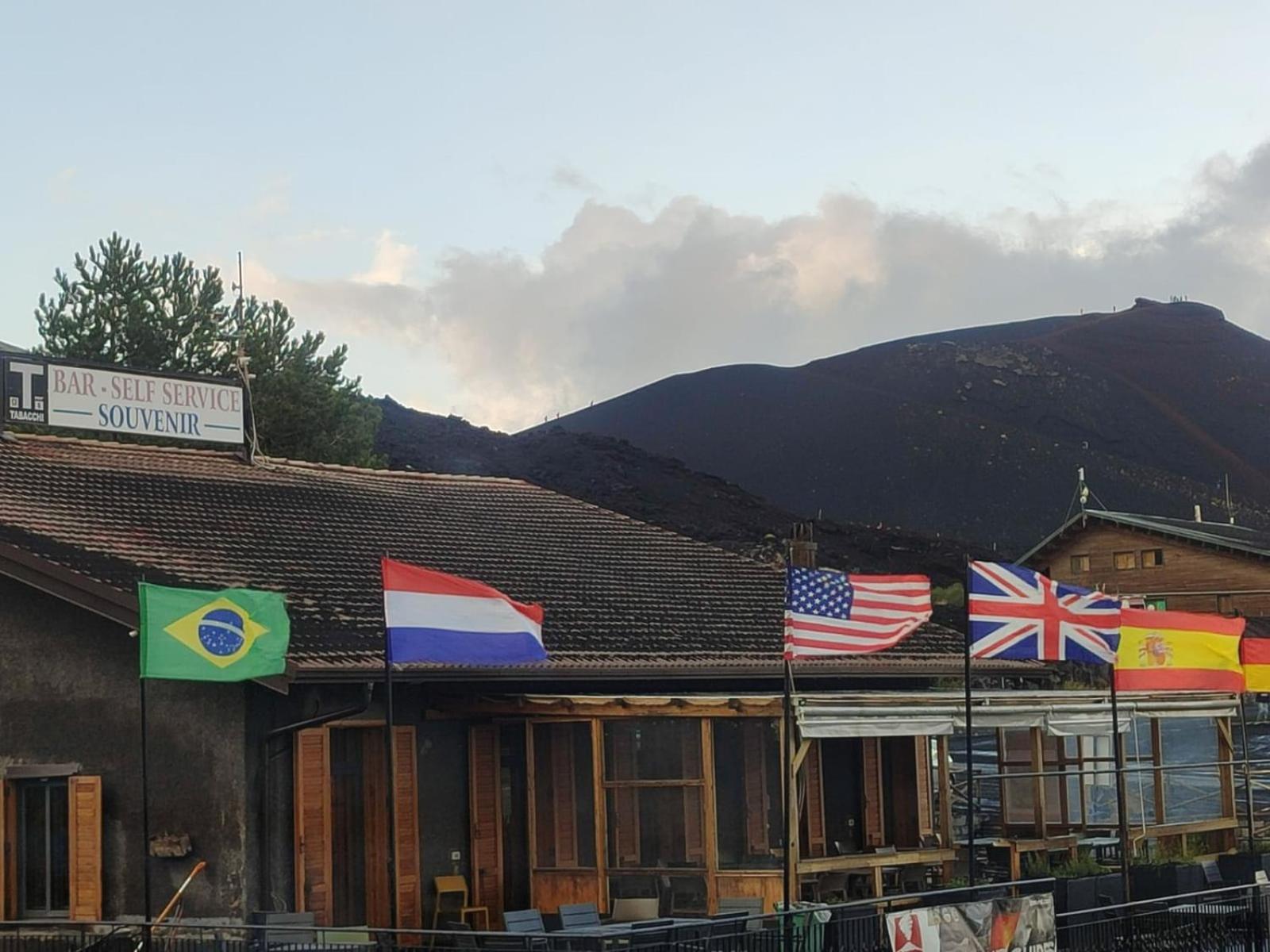 Camper nel Camping Etna