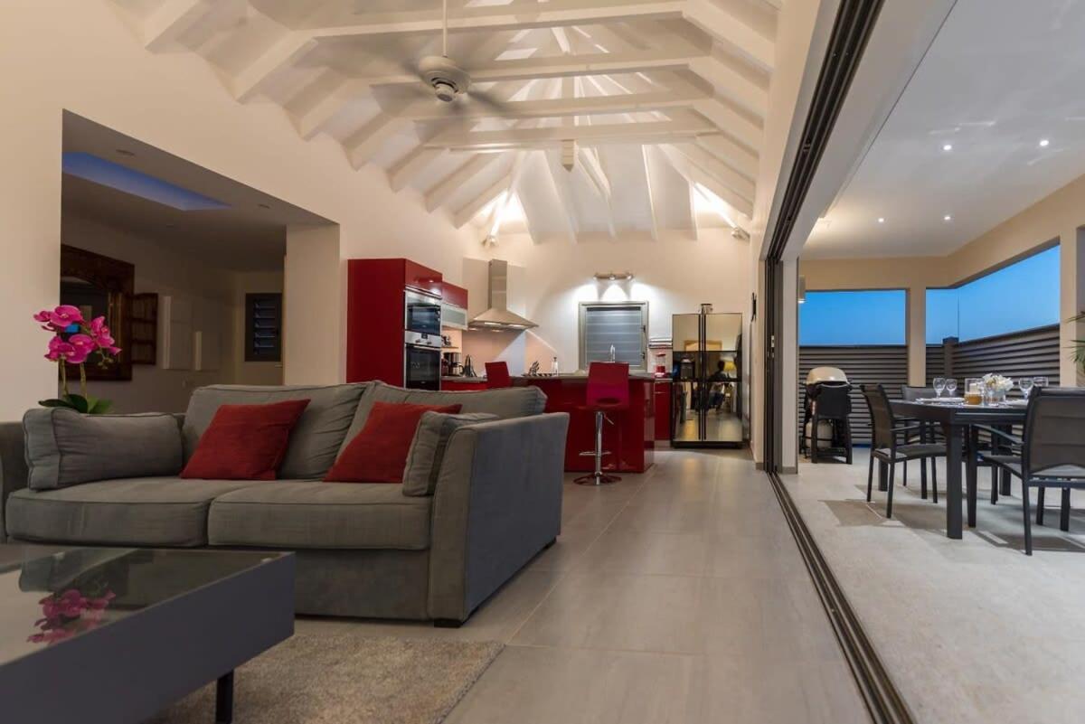 New Paradise Villa with Stunning Island Views