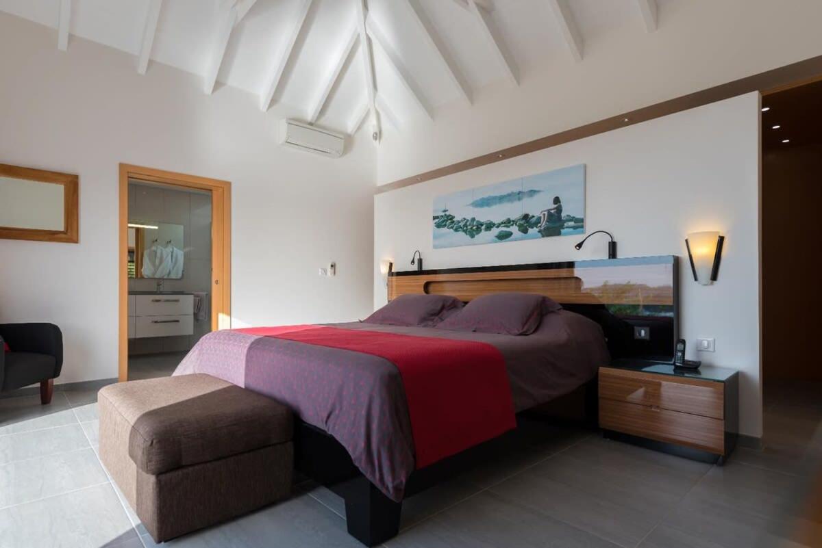 New Paradise Villa with Stunning Island Views