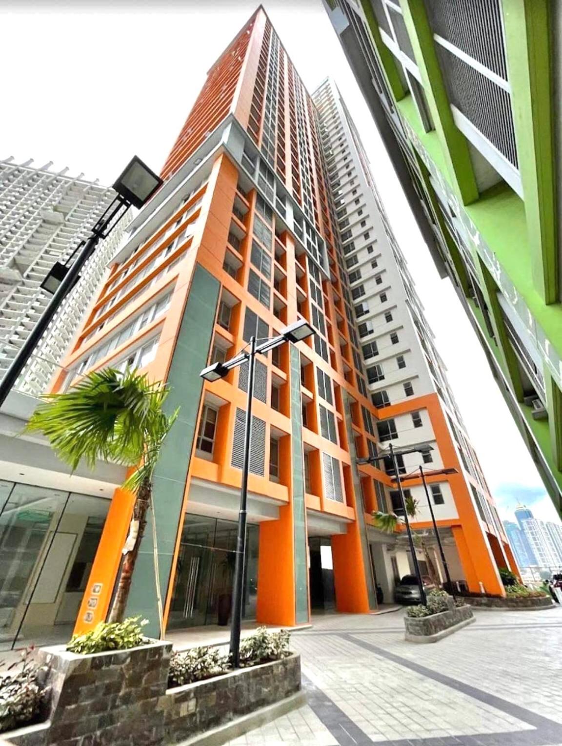 Ellie's Condo Place