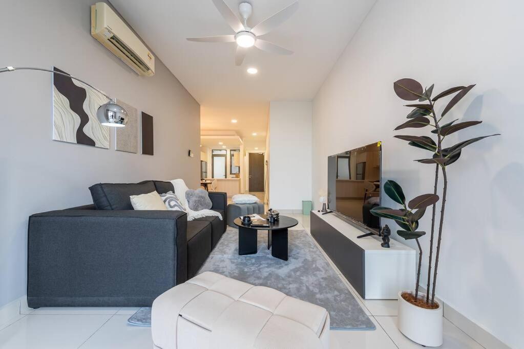 Vivo Residensi 3BR Dark Grey Aesthetic House, Mid Valley, KL