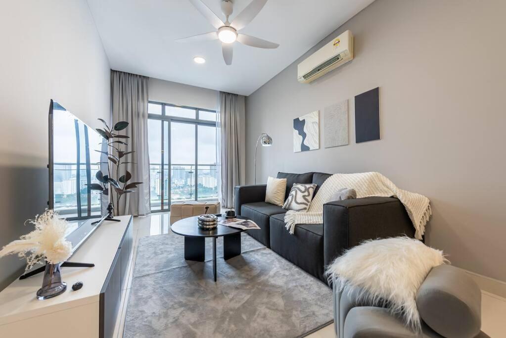 Vivo Residensi 3BR Dark Grey Aesthetic House, Mid Valley, KL