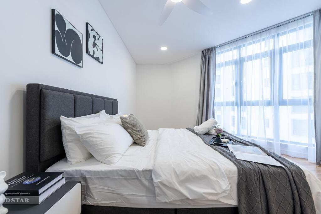 Vivo Residensi 3BR Dark Grey Aesthetic House, Mid Valley, KL