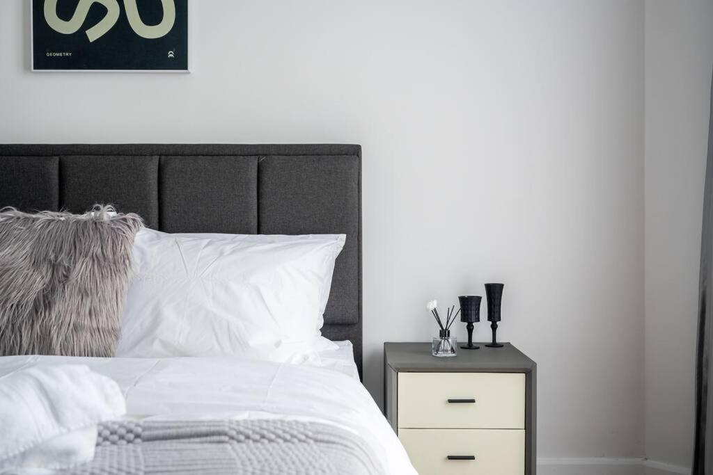 Vivo Residensi 3BR Dark Grey Aesthetic House, Mid Valley, KL