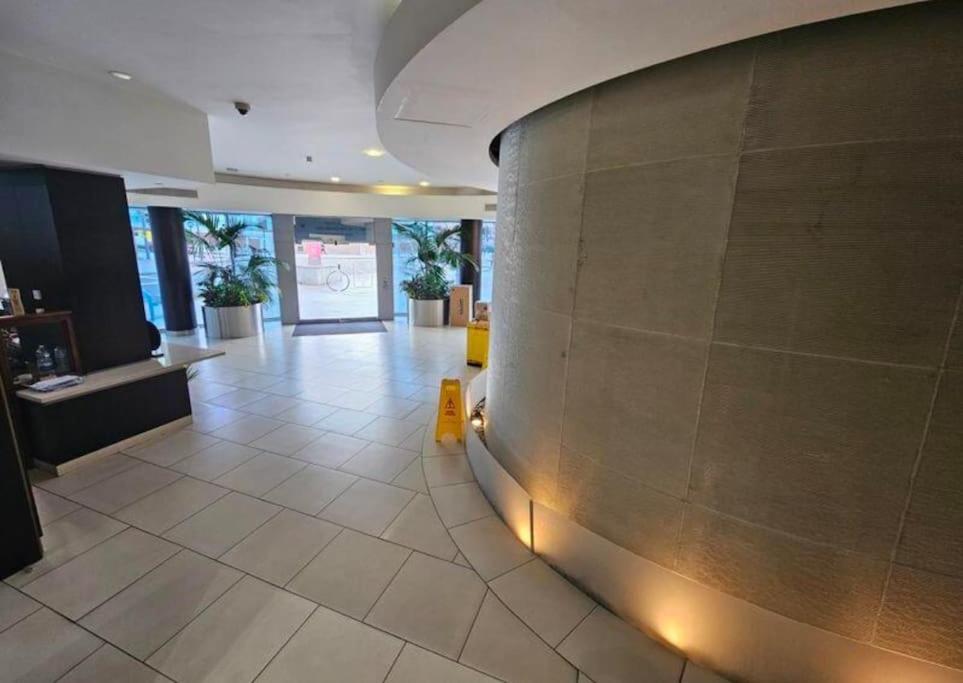 173 Luxury City Centre Apartment view 5
