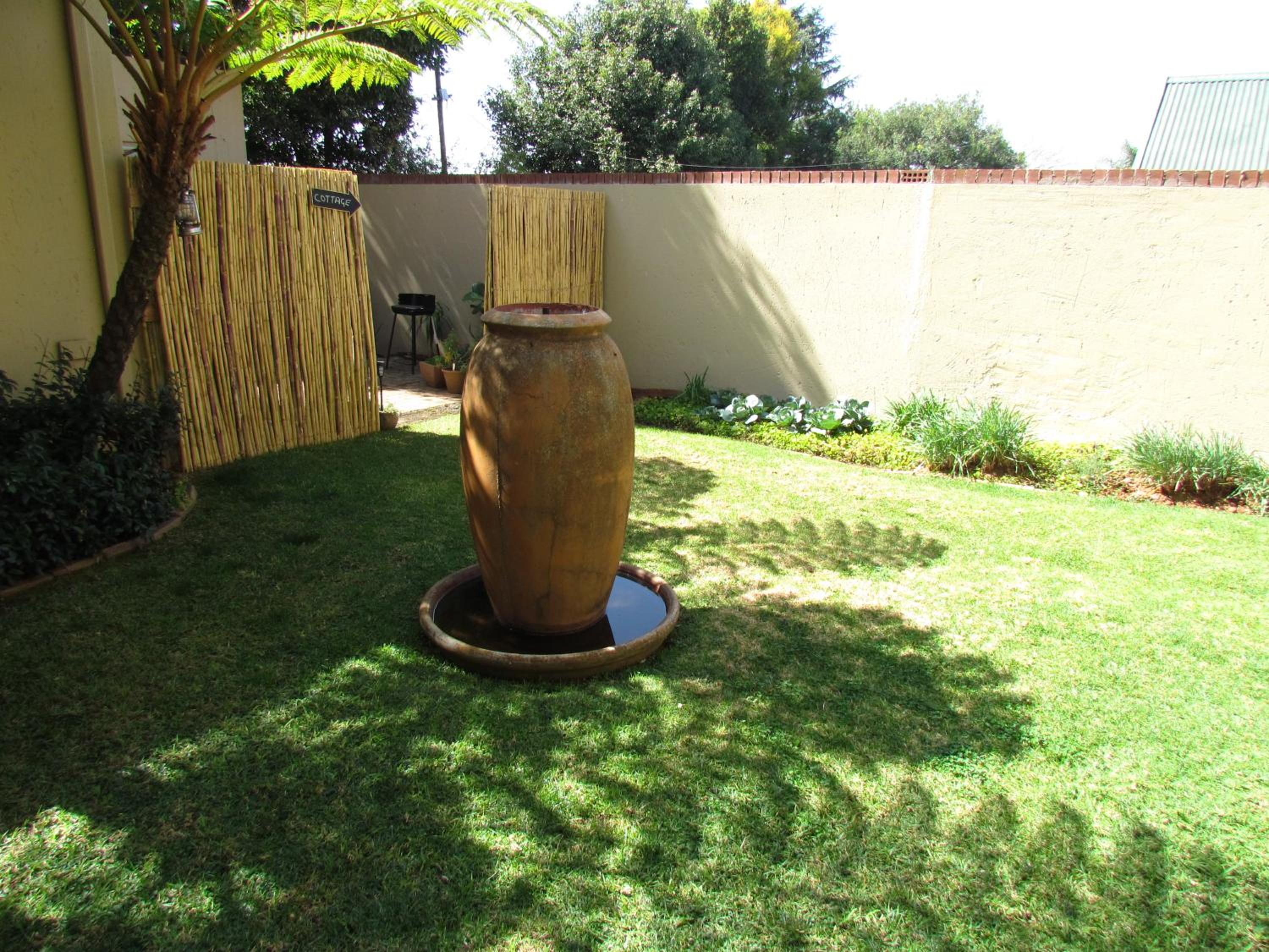 Suburban oasis in quiet neighborhood