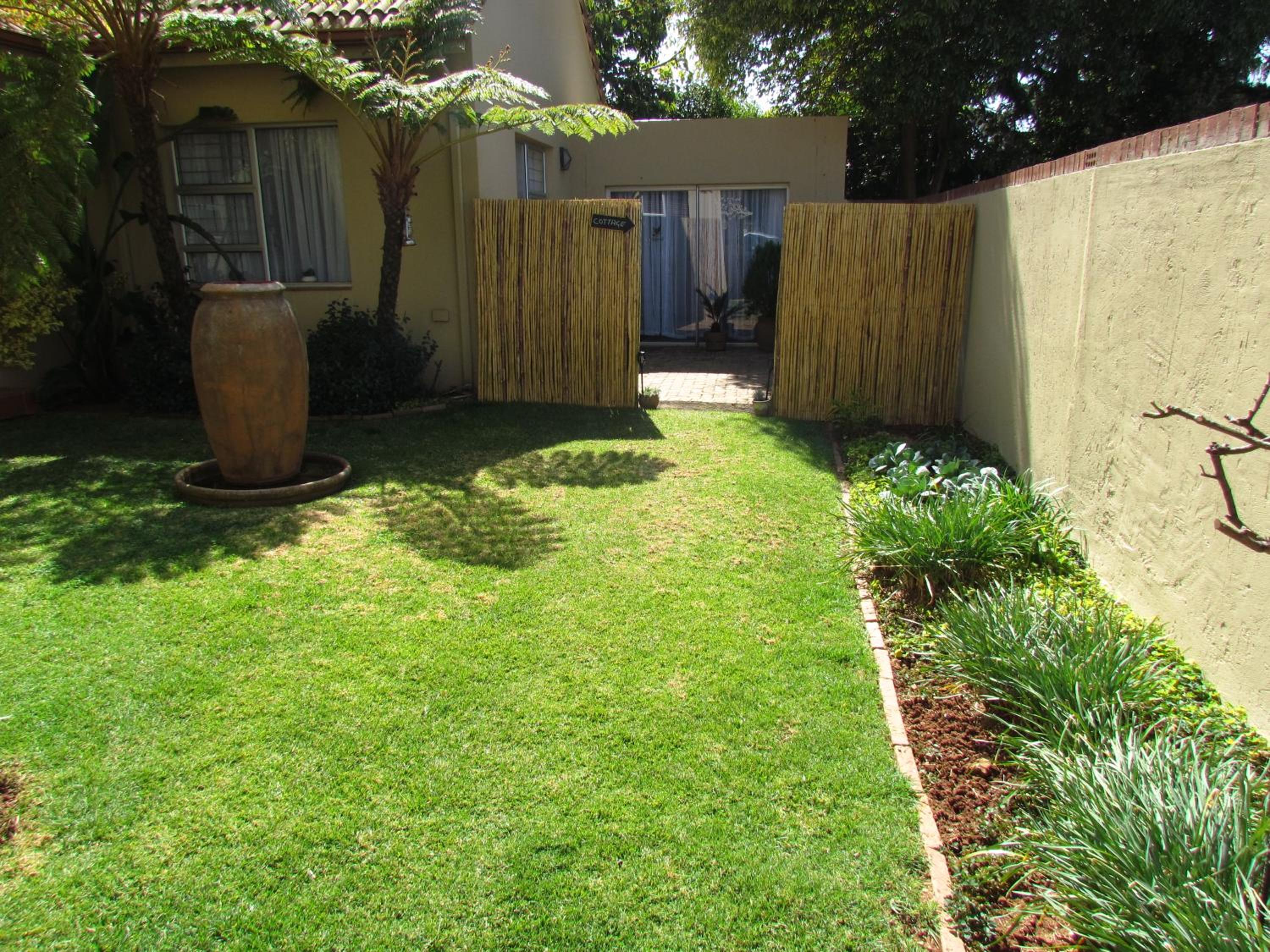 Suburban oasis in quiet neighborhood