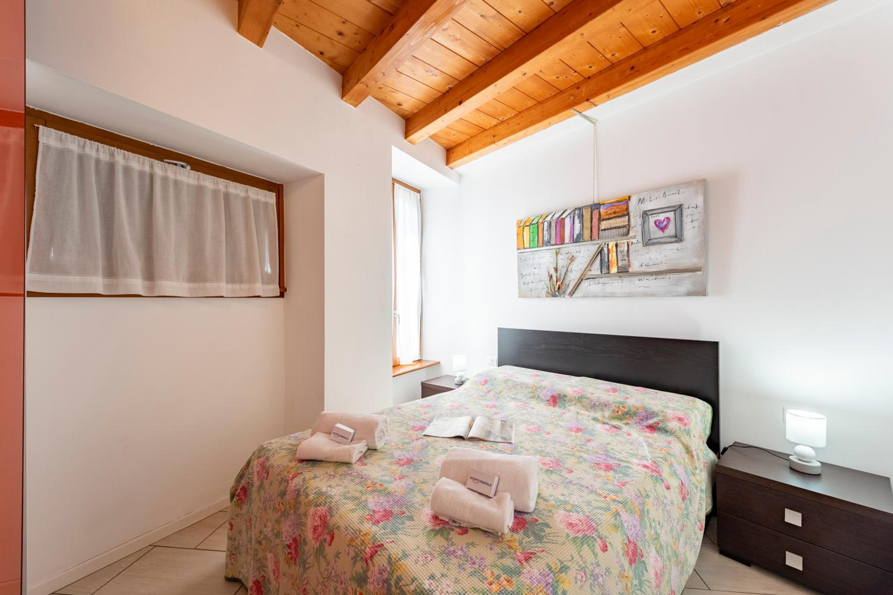 Stefy House Near The Lake - Happy Rentals view 4