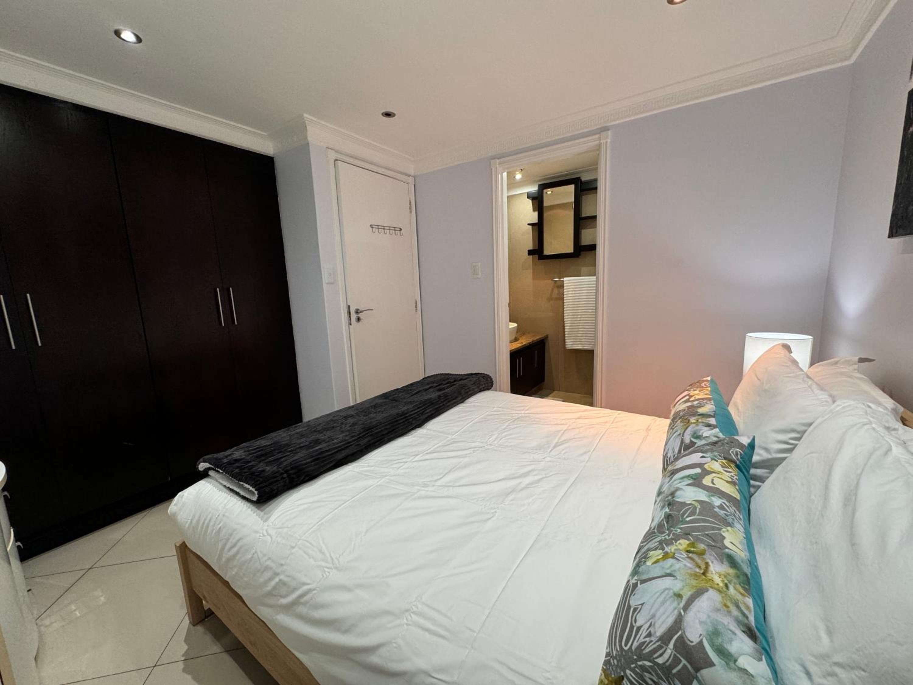 Accommodation Front - Extravagant 4 Sleeper Penthouse with Stunning Views view 3