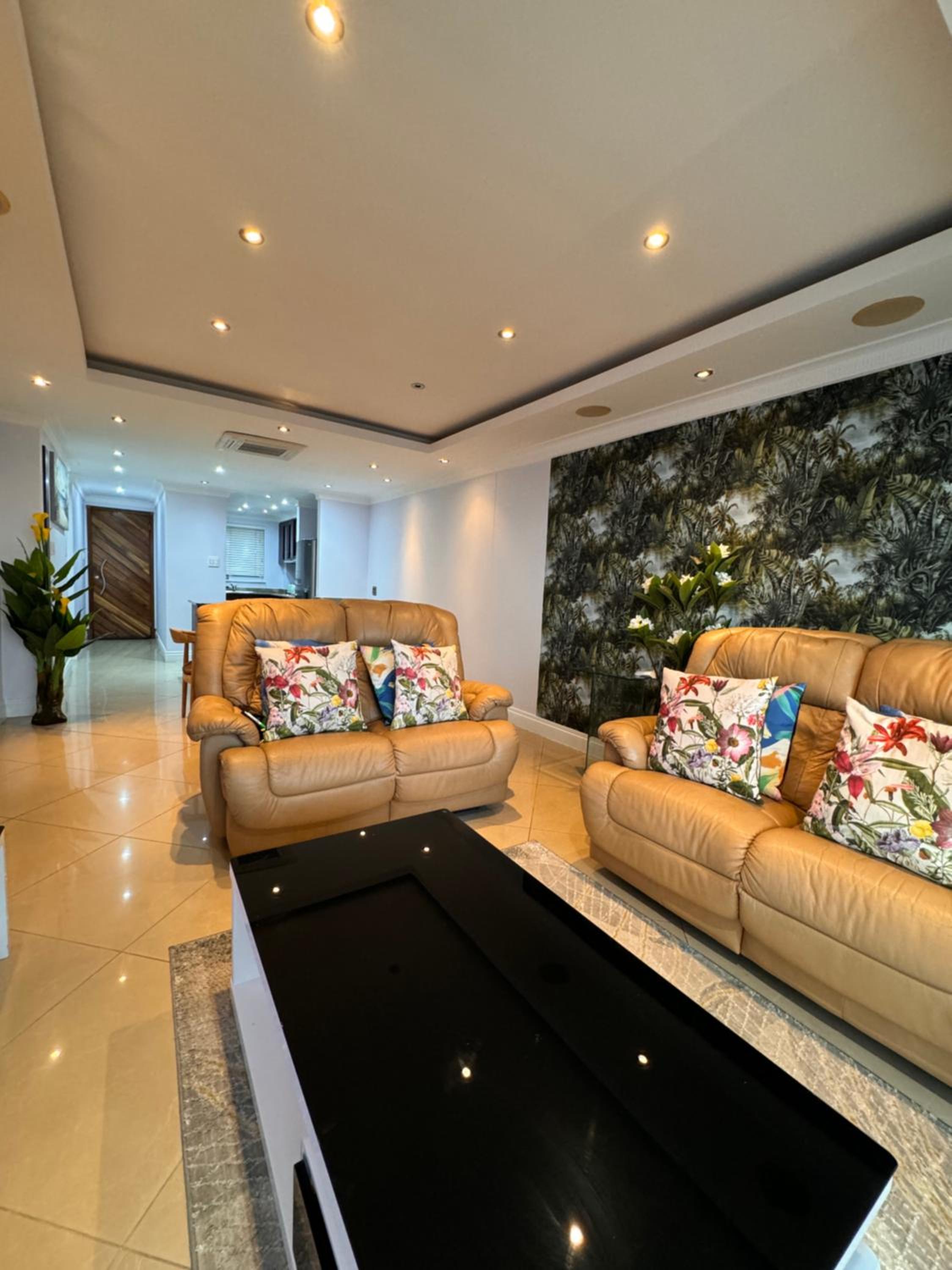 Accommodation Front - Extravagant 4 Sleeper Penthouse with Stunning Views view 4