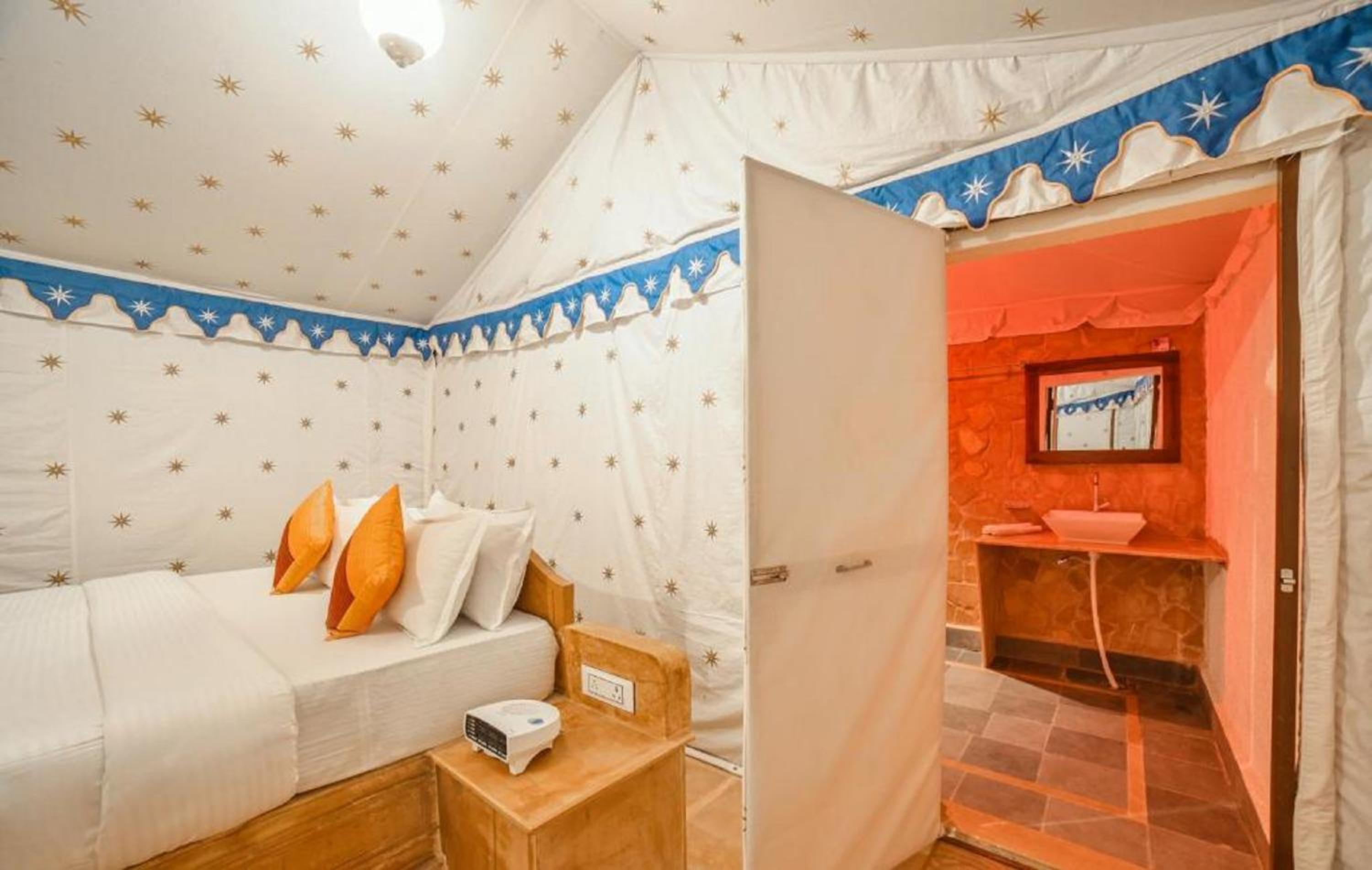 MoonStar Desert Camp