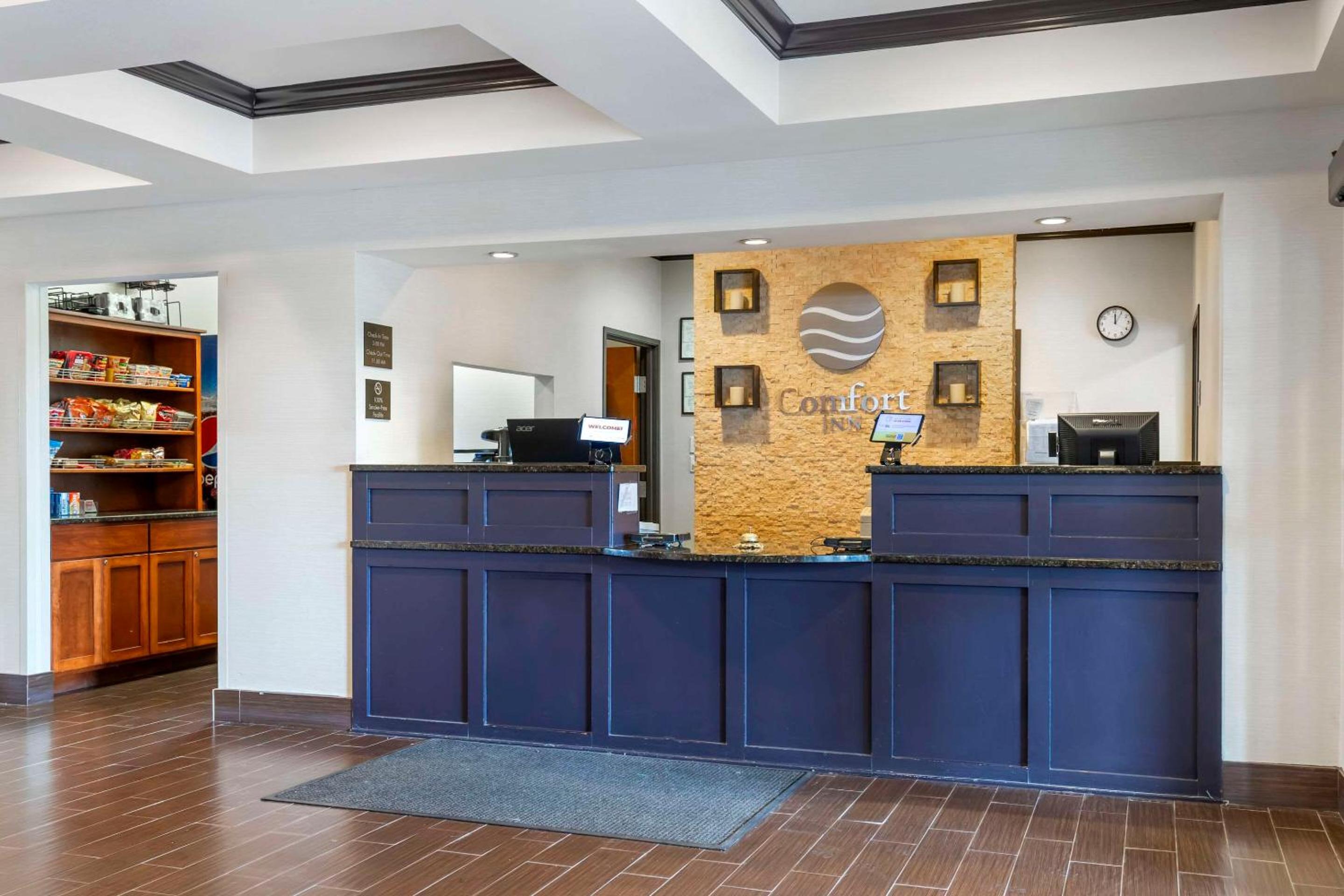 Comfort Inn & Suites Grinnell near I-80 view 5