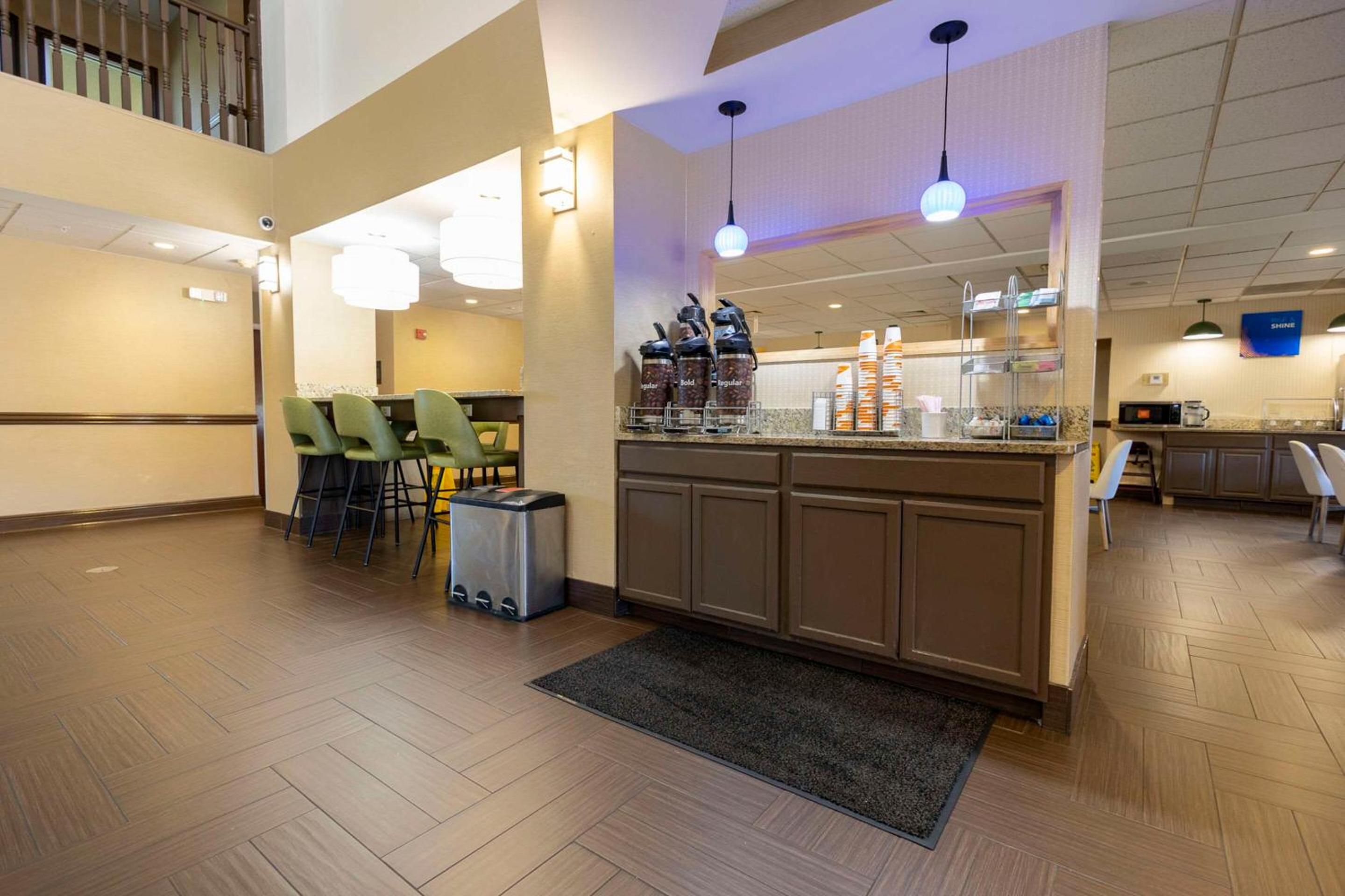 Comfort Suites Springfield I-70, Photo 42