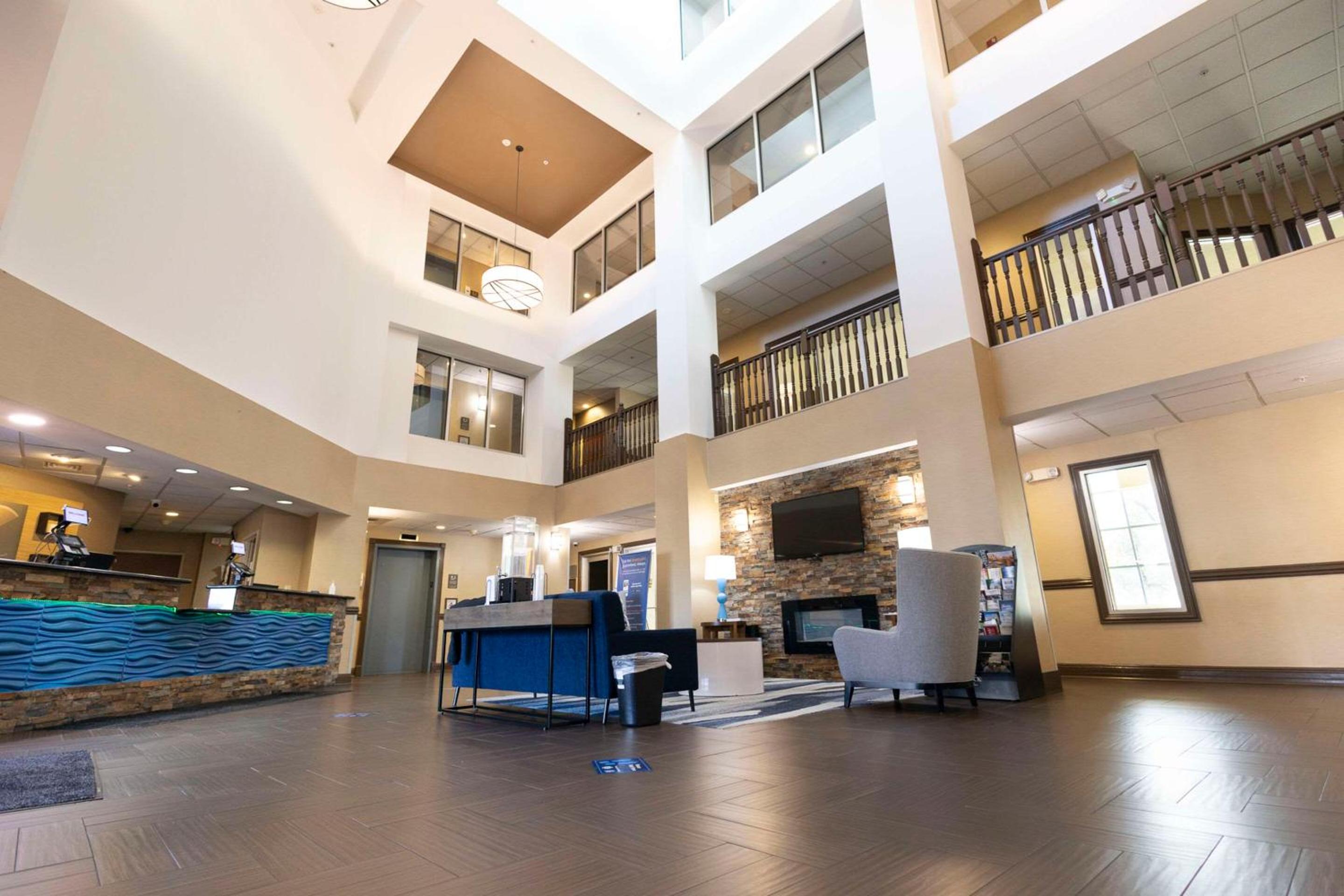 Comfort Suites Springfield I-70, Photo 24