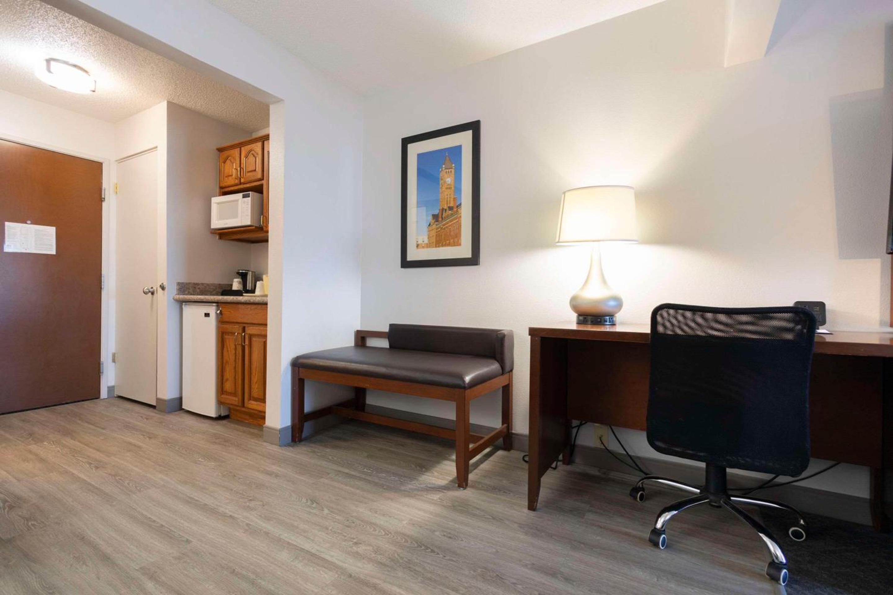 Comfort Suites Springfield I-70, Photo 5