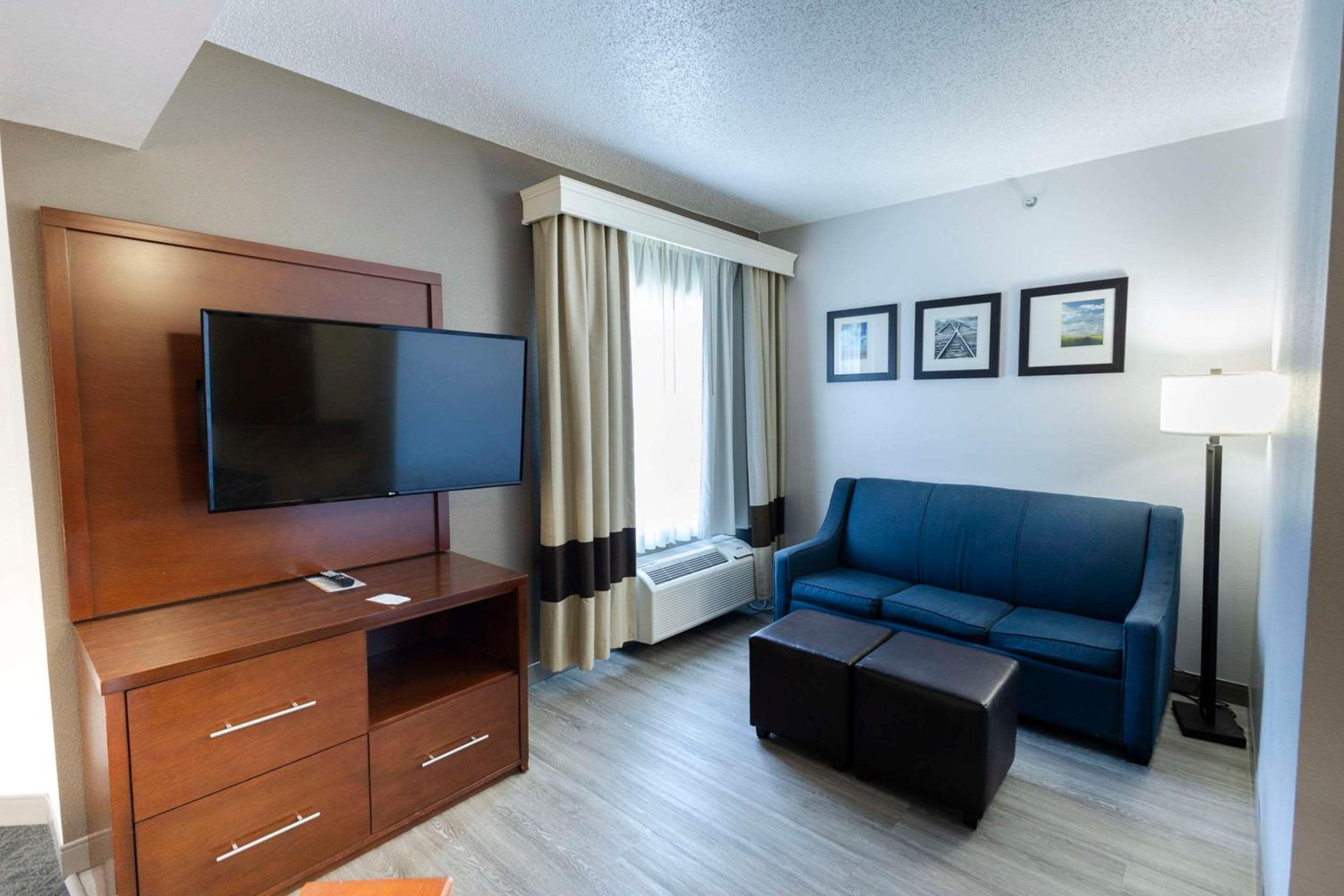 Comfort Suites Springfield I-70, Photo 65