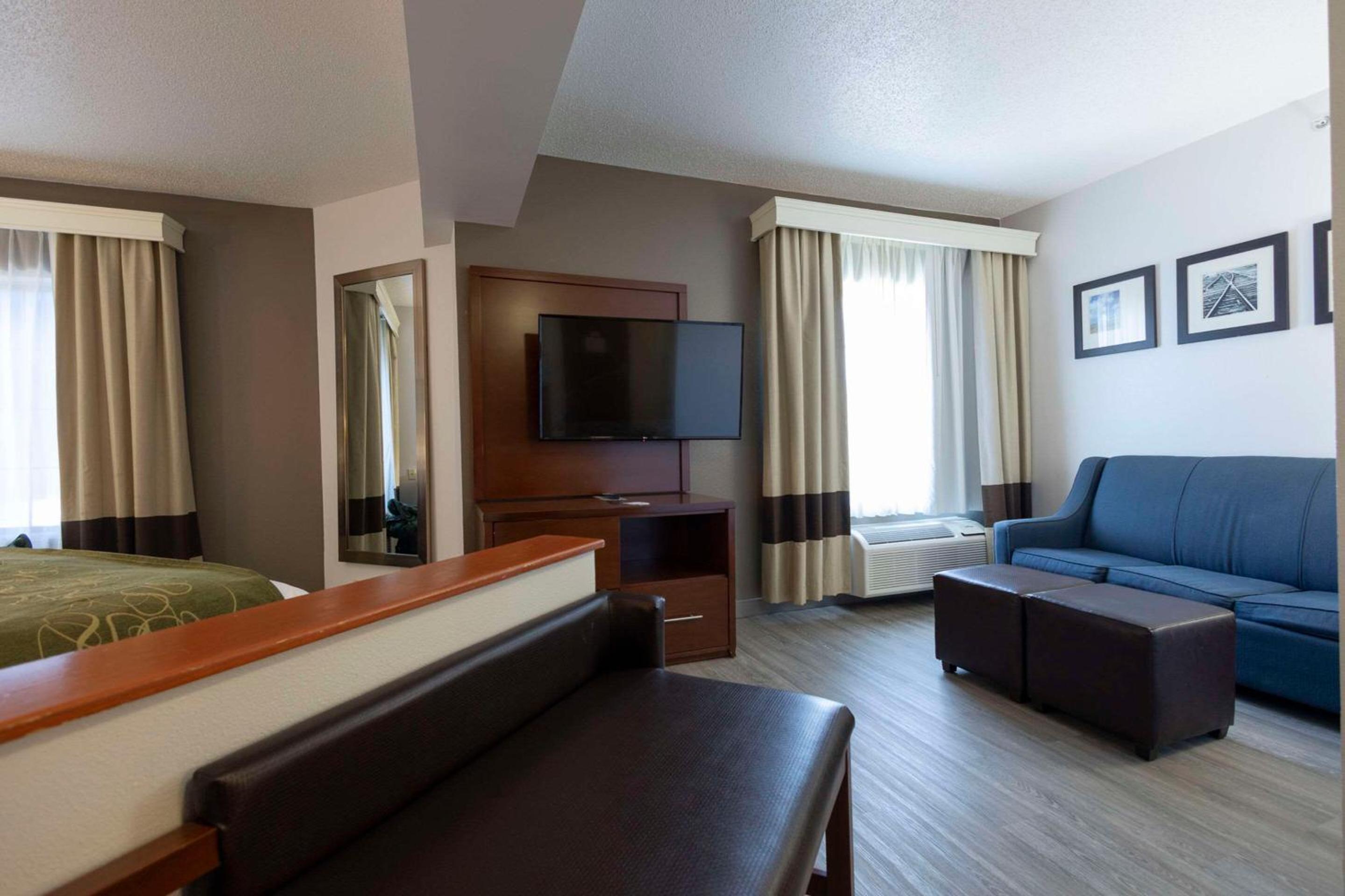 Comfort Suites Springfield I-70, Photo 47