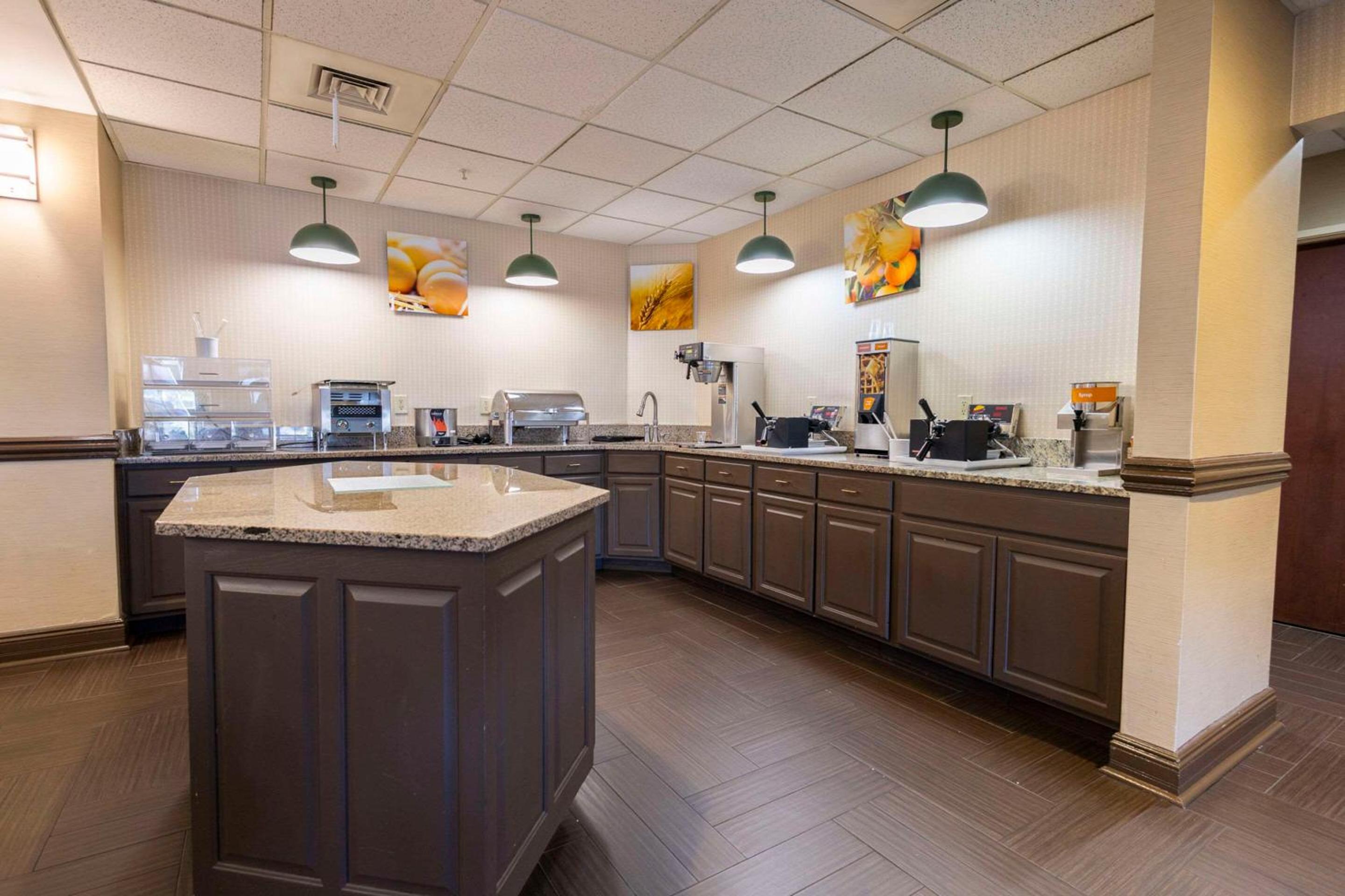 Comfort Suites Springfield I-70, Photo 52