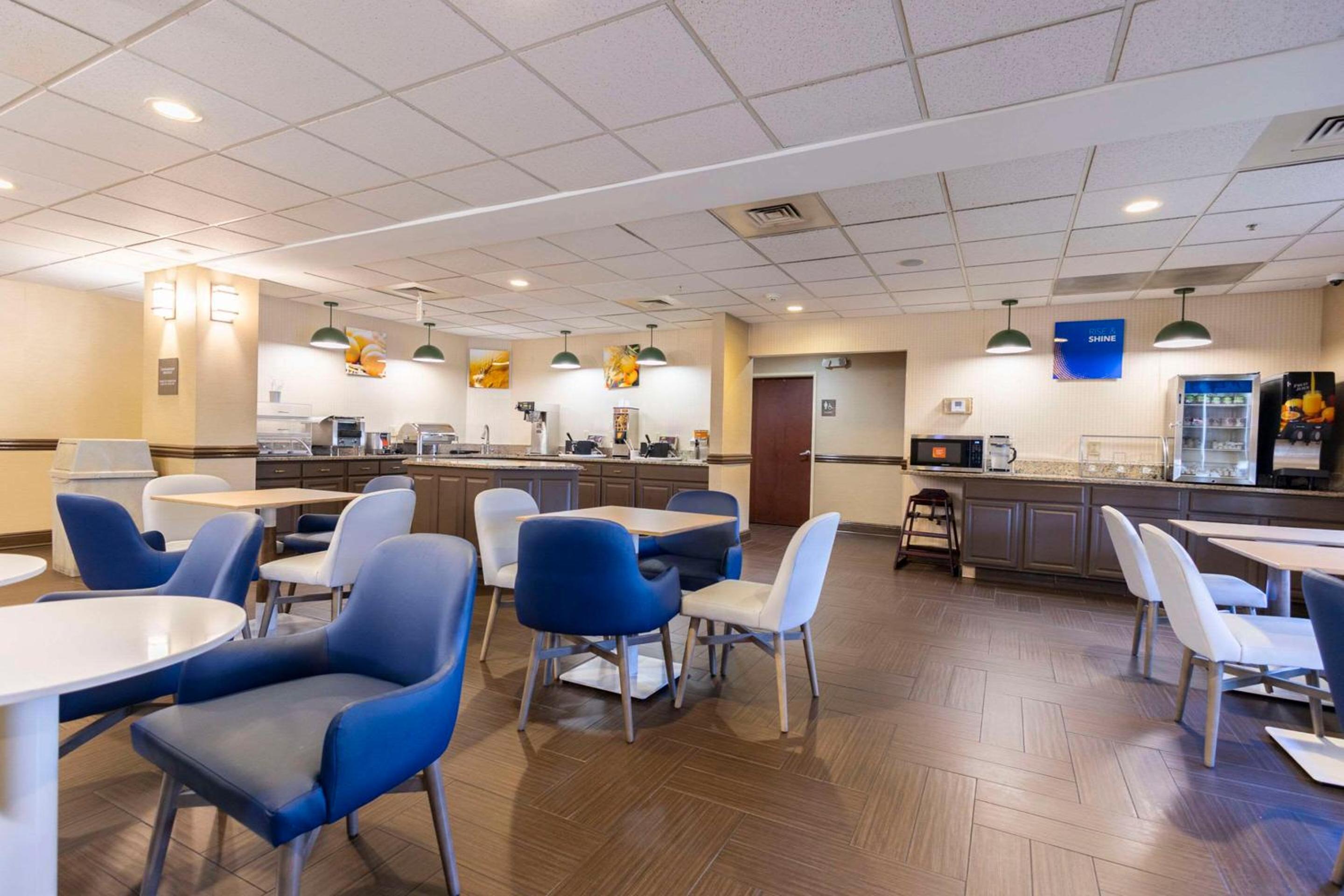 Comfort Suites Springfield I-70, Photo 83