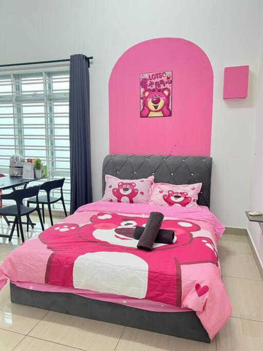 B1711 Austin Height Lotso Bear Home Netflix ByStay