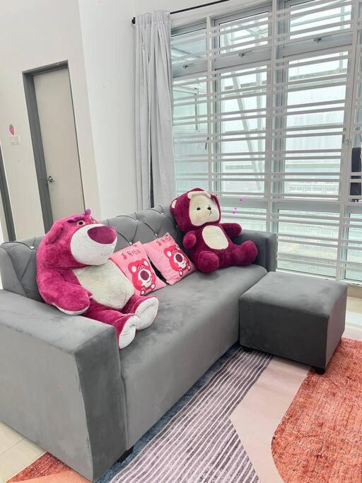 B1711 Austin Height Lotso Bear Home Netflix ByStay