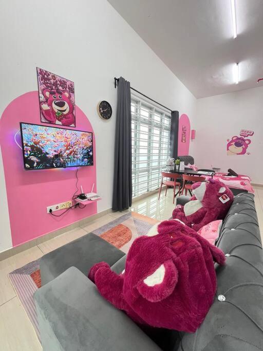 B1711 Austin Height Lotso Bear Home Netflix ByStay