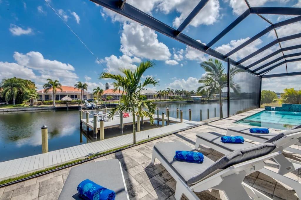 CoralVilla Perfection - luxurious, sun deck on water, pool, spa view 3