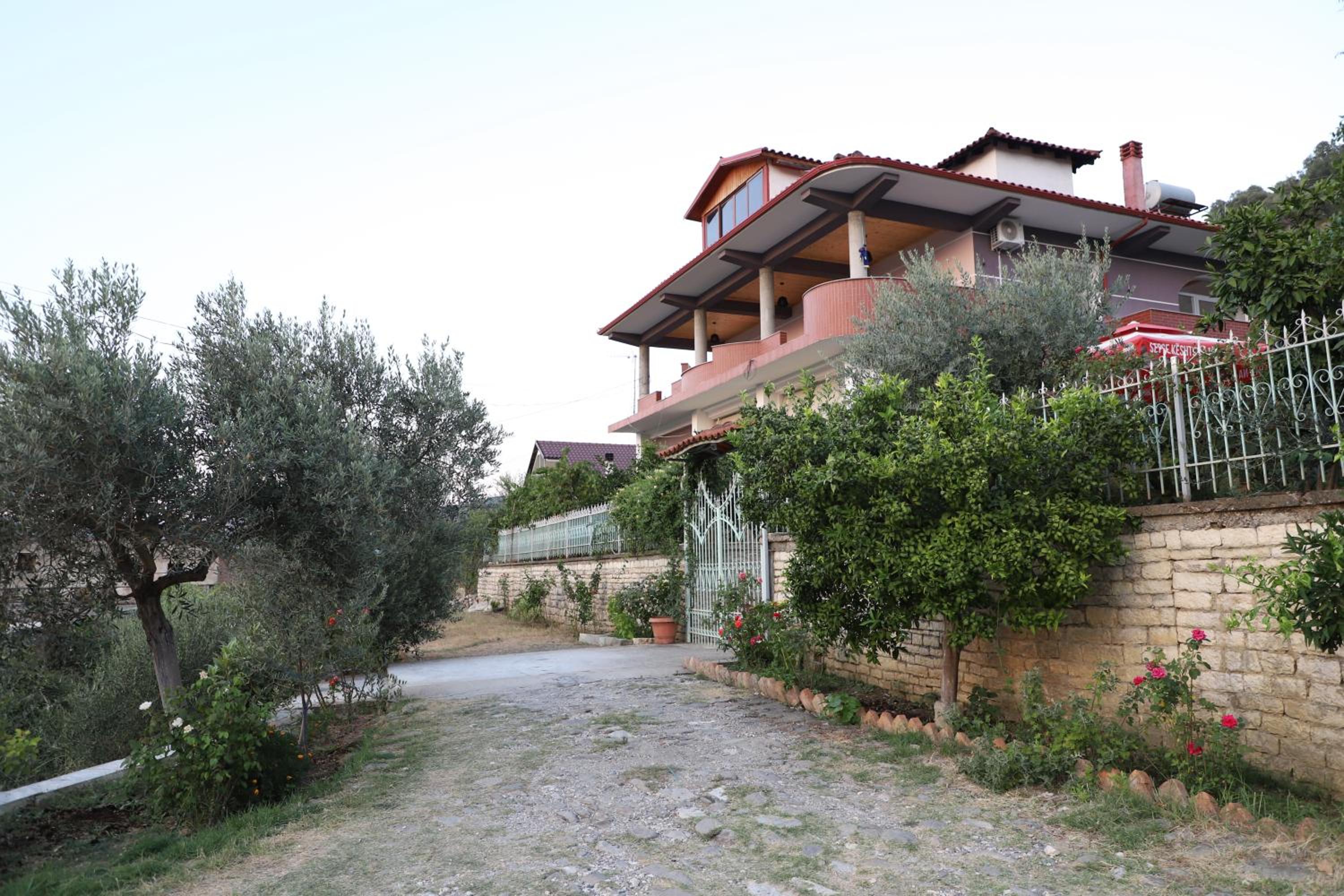 Georgemishel Guest House