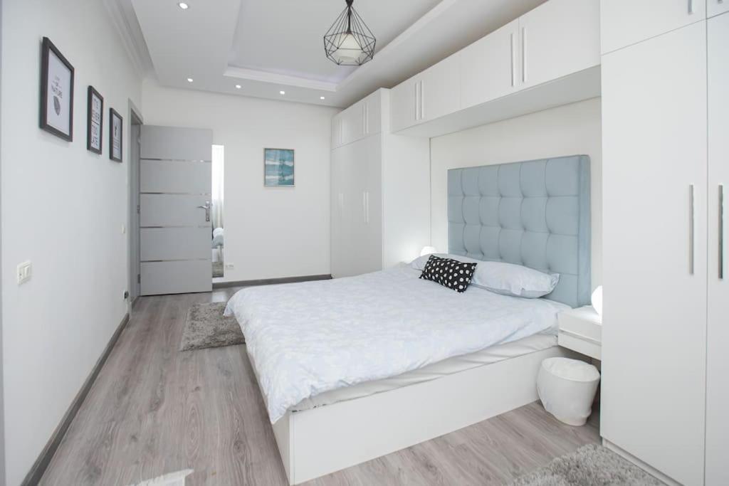 Rooftop Beachfront Apartment