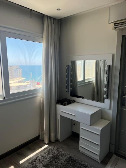Rooftop Beachfront Apartment