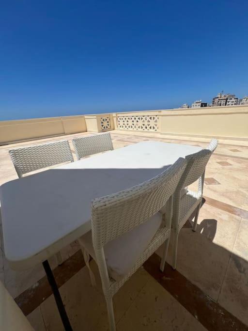 Rooftop Beachfront Apartment