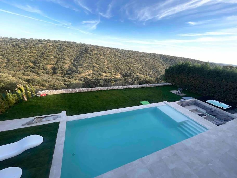 Villa exclusiva con piscina!
