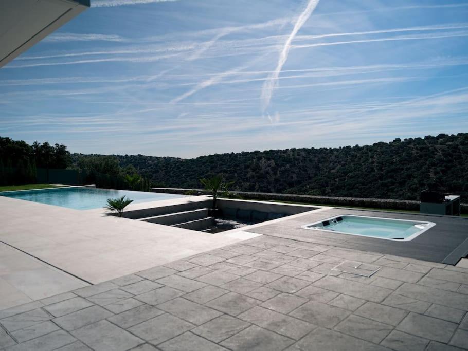 Villa exclusiva con piscina!