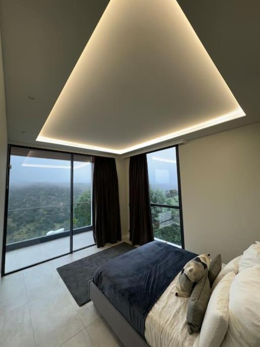 Villa exclusiva con piscina!