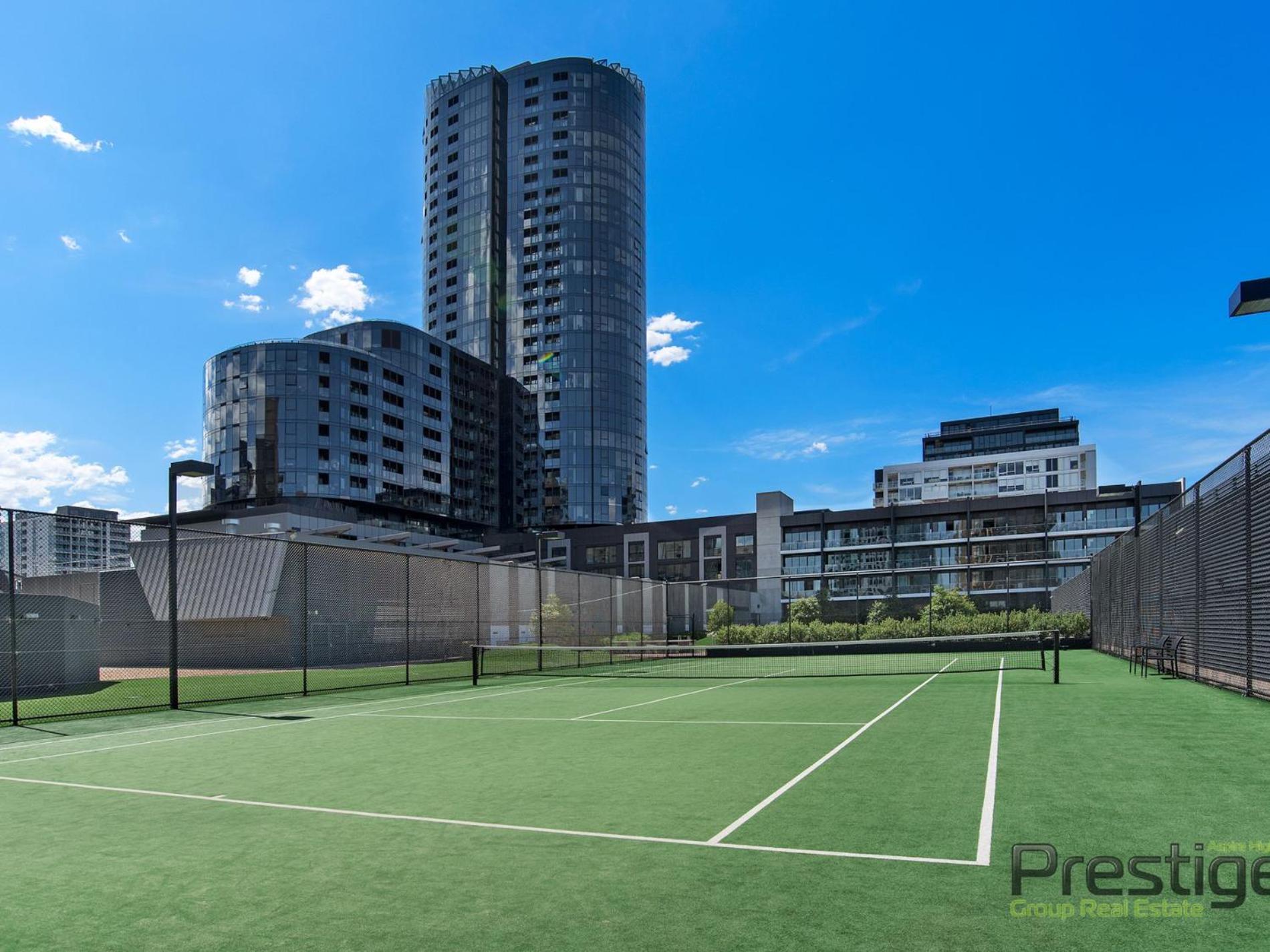 Sky-high South Yarra luxury 2 bed sleeping up to 4