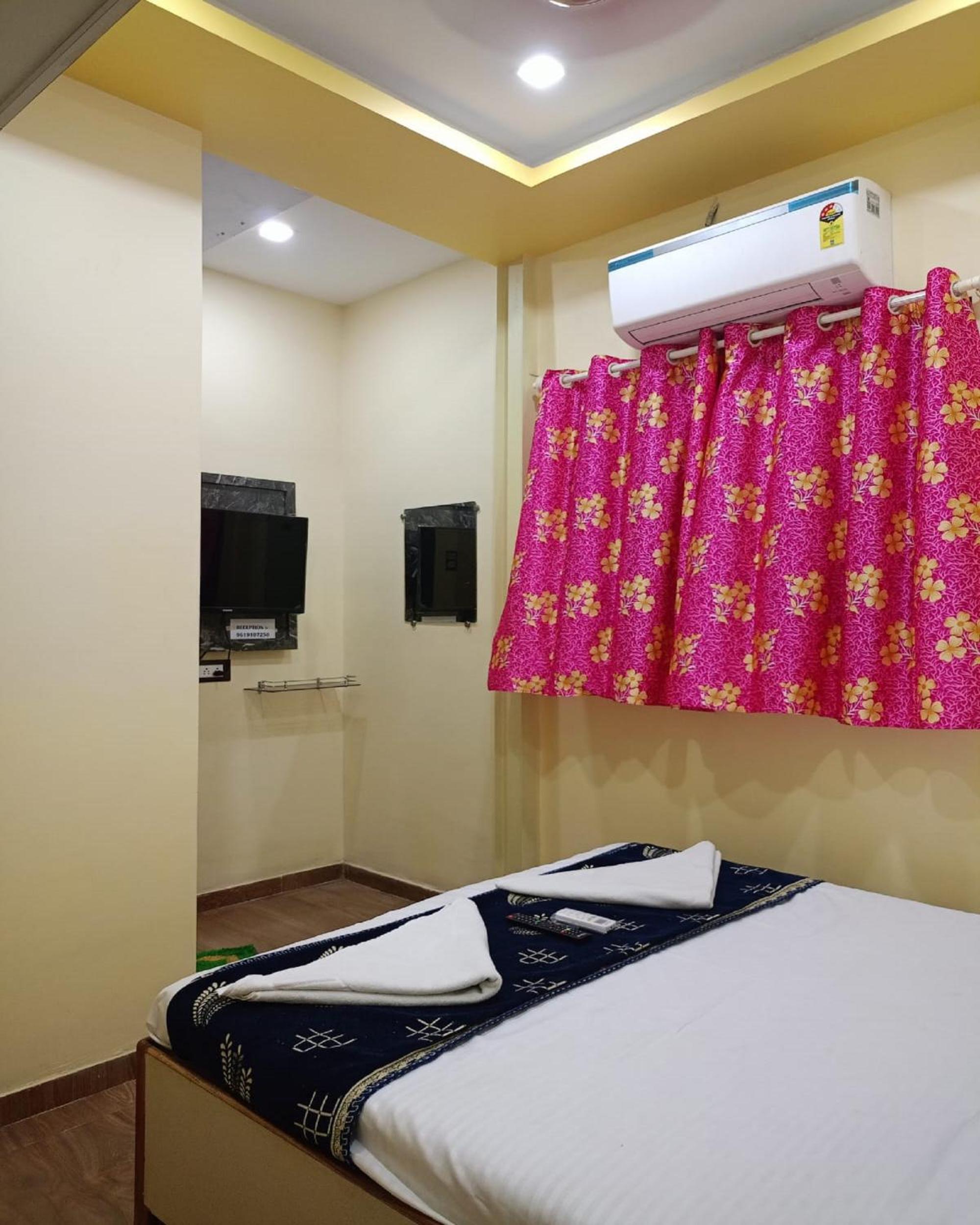 Tanvi Guest House Marol view 4